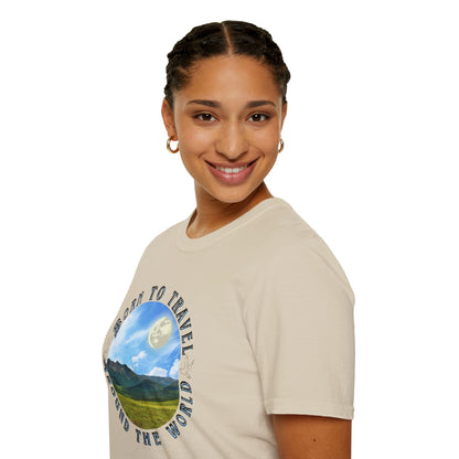 Unisex T-Shirt "Born to travel around the world"