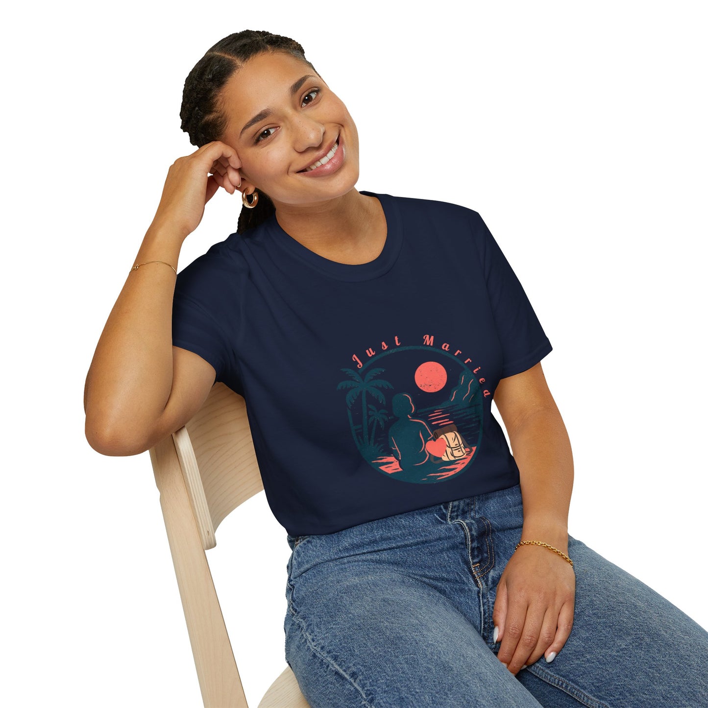 “Just Married” Women’s T-Shirt – The Perfect Blend of Humor and Sarcasm