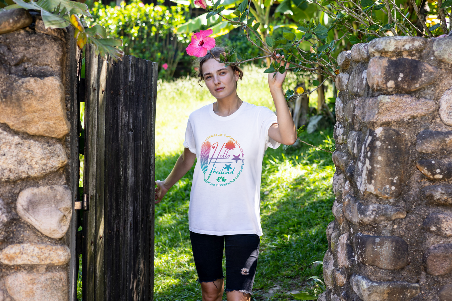 Hello Thailand Women’s Softstyle Tee – Colorful Travel Shirt for Thailand Lovers